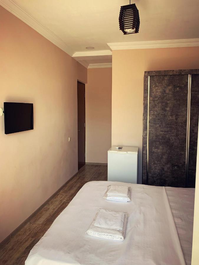 Hotel Crown 乌雷基 外观 照片