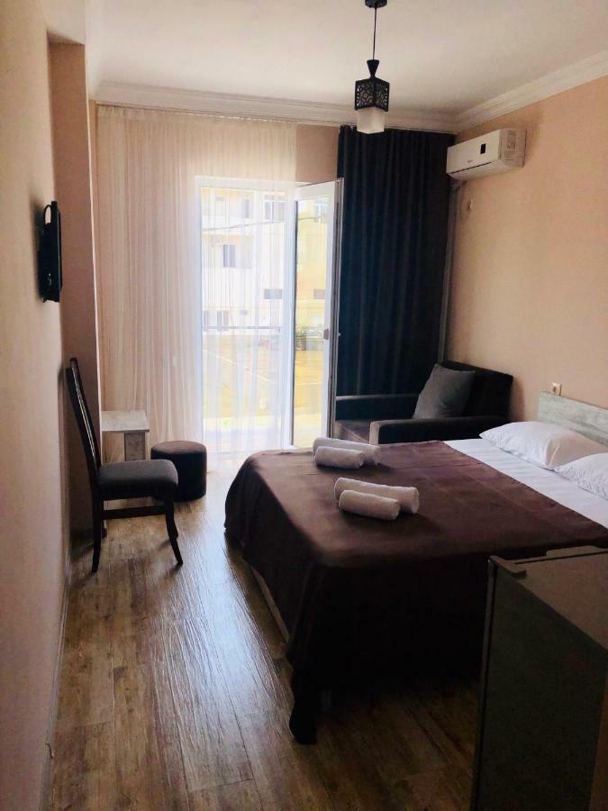 Hotel Crown 乌雷基 外观 照片