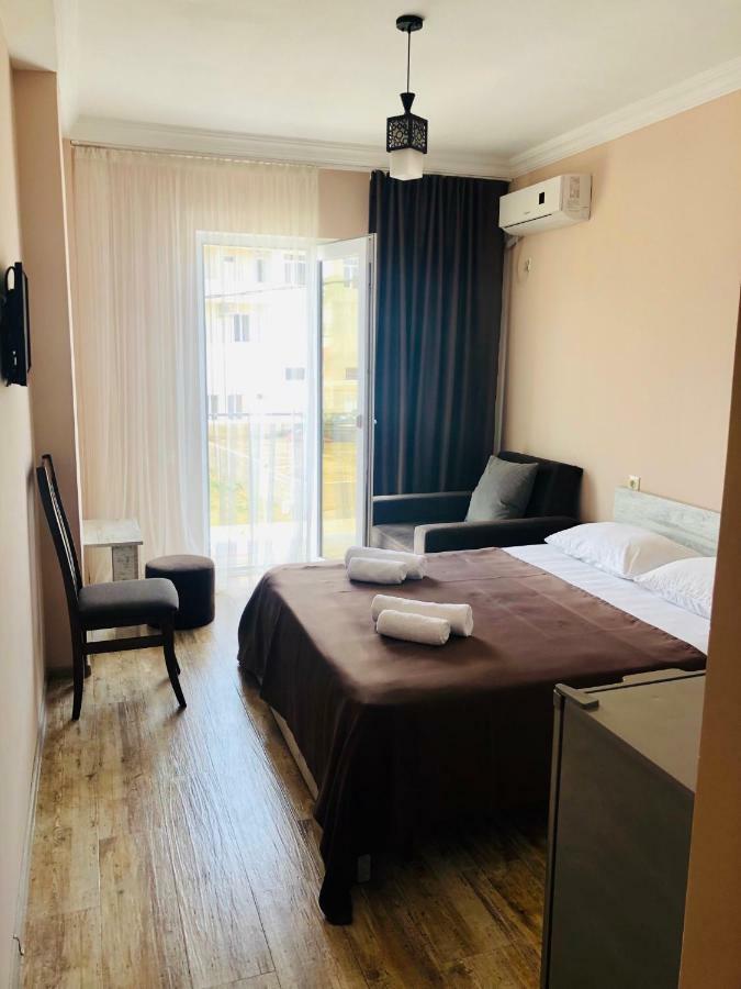 Hotel Crown 乌雷基 外观 照片