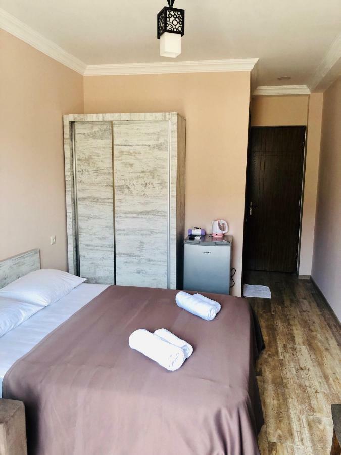 Hotel Crown 乌雷基 外观 照片