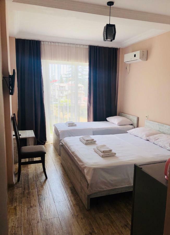 Hotel Crown 乌雷基 外观 照片